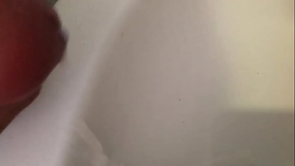 Sacando mi leche en el baño