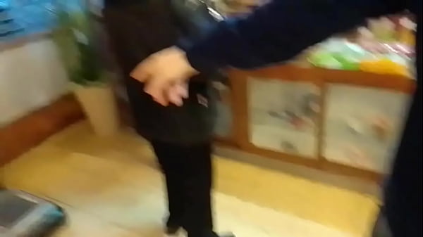 Gordo putito se mete microfono por el orto