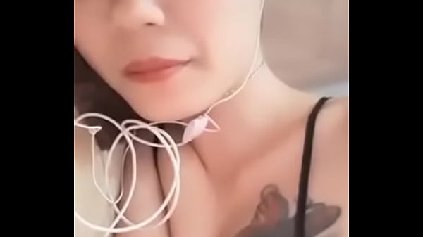 Bigo Mai Tay shows beautiful pink breasts