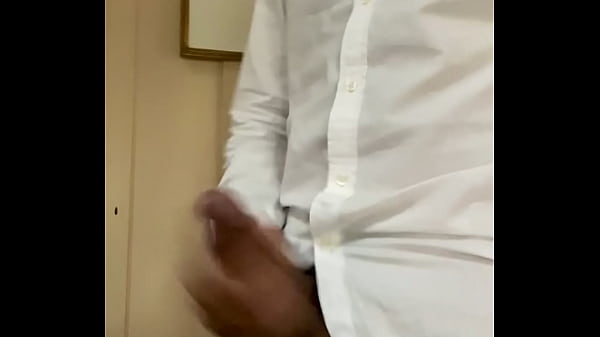 Download Video - Fazendeiro na punheta enquanto os clientes esperam