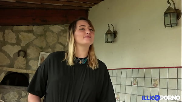 Naughty beauty Davina loves anal in the rain