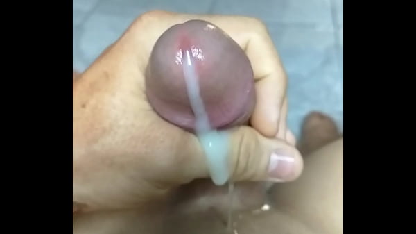 Gozando igual torneira aberta!