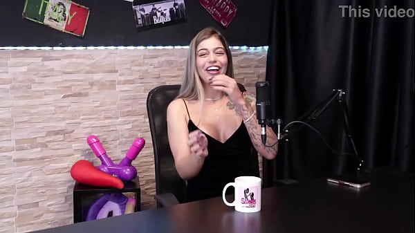 She has already performed some fetishes - ICEGIRLXX