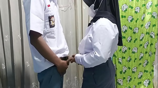 Download Video - Siswi SMA merayakan kelulusan dengan pacar nya