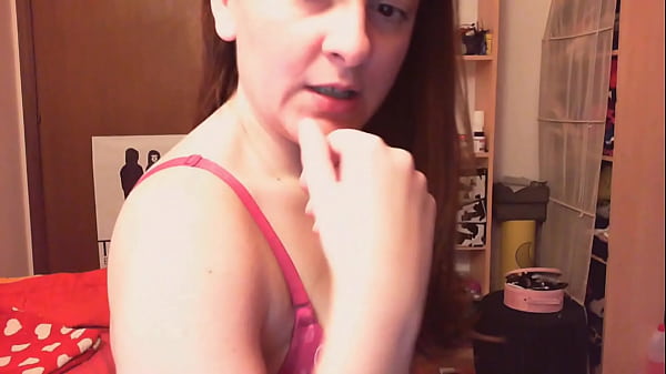 Gorgeous milf in stockings