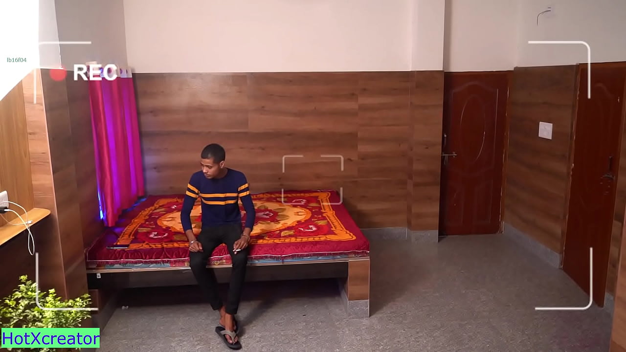 College girl  first time pussy fucking by big cock in hindi xxx