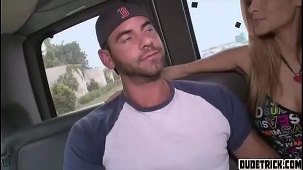 Straight Guy Est Convaincu De Baiser Un Autre Mec Dans Le Cul