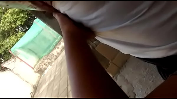 tarando a costas da milf safada