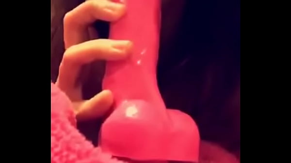 Jugado con su consolador