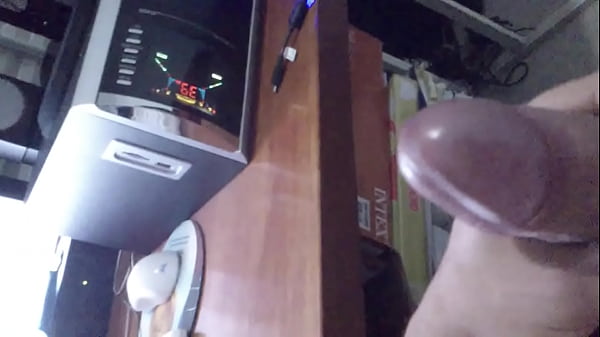 Download Video - amantenato29 Novinho pauzudo gozando muito&comma; batendo punheta na cam flagra