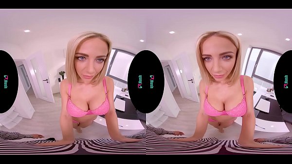 VRHUSH Nathaly Cherie distracts her man from wo...