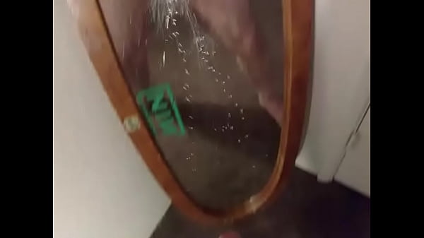 Download Video - Wall spray in bedroom