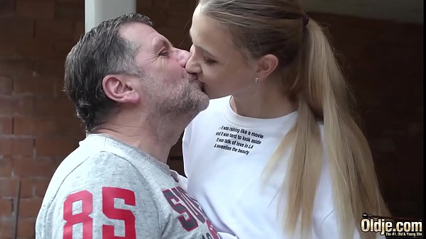 Download Video - Guy fucks sweet teen pussy hardcore and fingers her during sex