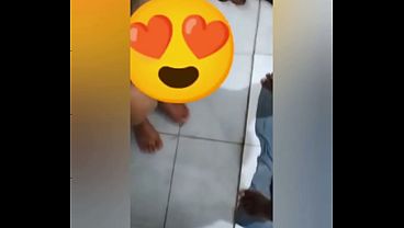 Essa vagabunda me desobedeceu, fiz ela beber me...