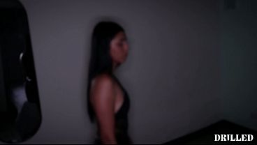 She Caught Her BF Cheating And Came To Fuck His Best Friend