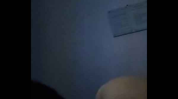 A hàng xóm mê bú