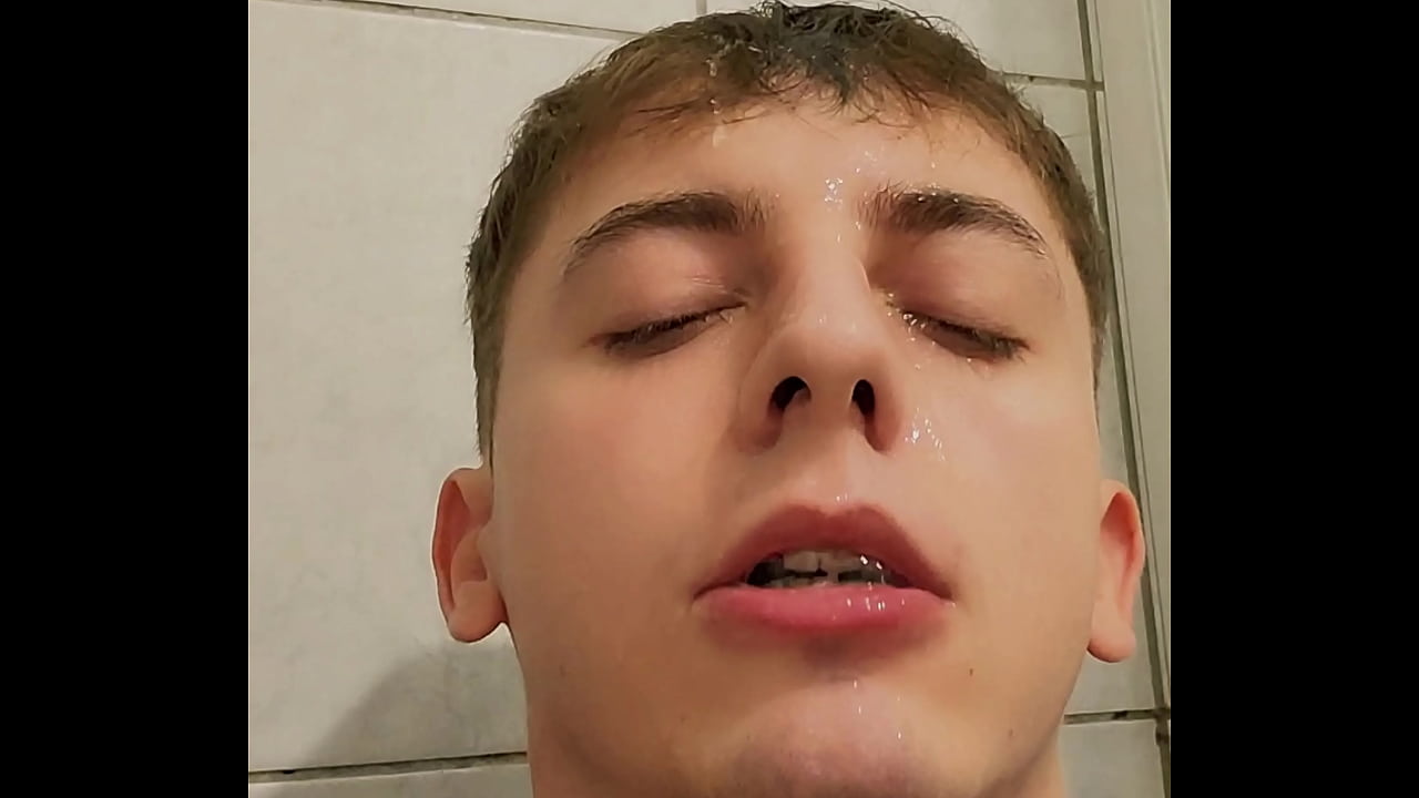 Un chico de 18 años se humilla bebiendo su propia orina
                   amateur homemade moaning humiliation bdsm fetish slave beauty gay piss piss drinking twink beautiful face young man pretty face water sports piss in mouth loser humiliation piss lover piss on body pretty boy bisexual gay drinking own piss slut humiliation gay pig play muchos negros