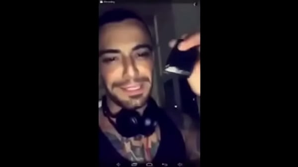 Vídeo de Felipe Titto mostrando a mala