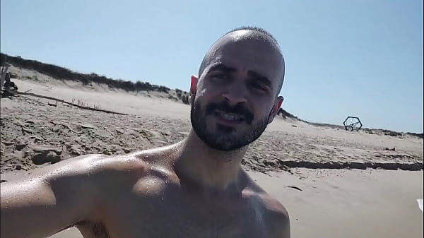 Download Video - Sex in the beach with waves