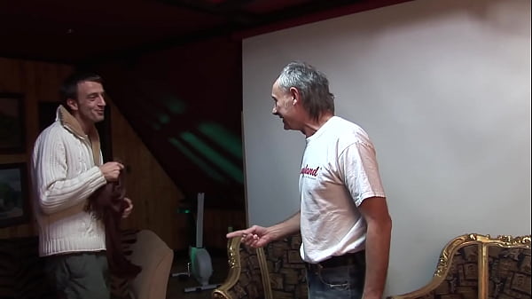 Sex threesome Kirstyn Halborg a slut has her pussy and ass widened