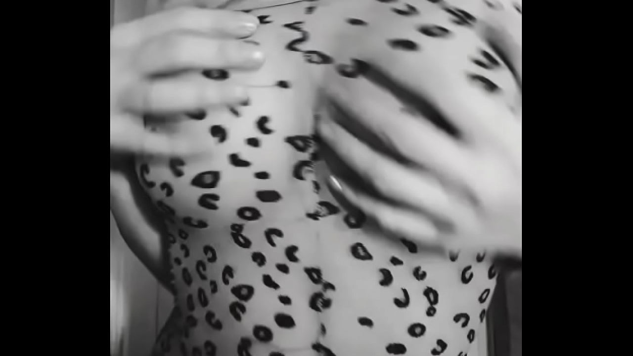 Sigue a mi OF @lana21 3 para más 2
                   boobs dance sexydance muchos negros
