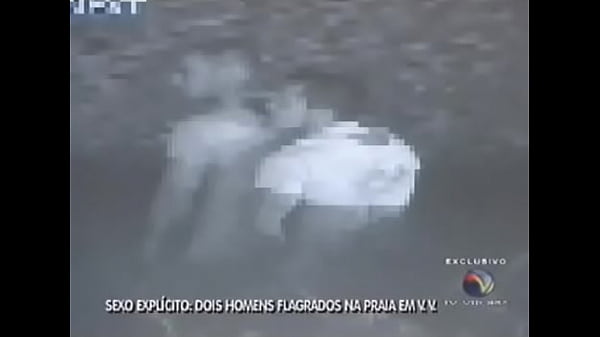 Download Video - FEIRA DO CU - Homens flagrados fazendo sexo na Praia de Itaparica&comma; Vila Velha&comma; ES &lpar;NOT&Iacute;CIA JORNAL&Iacute;STICA&rpar;