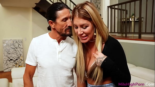 Lolly Dames In Cheating Housewives 4 Scene 3