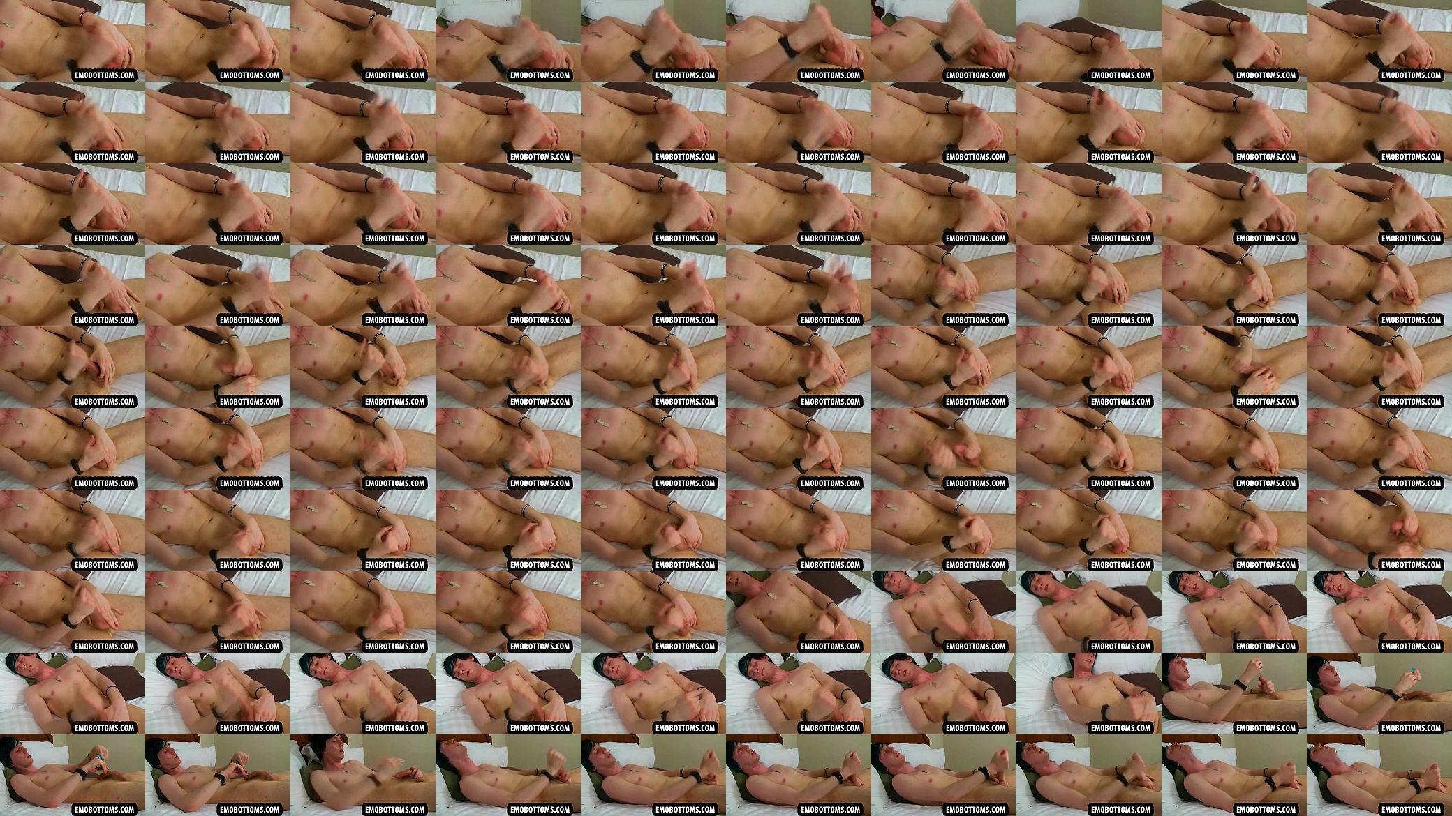 Here is a sexy emo twink who is jerking his cock off 预览图