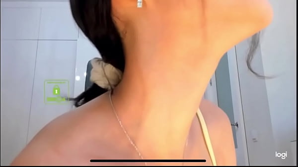 Camgirl Joue Avec Un Gode