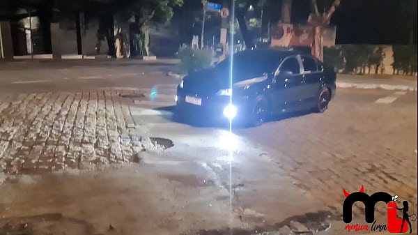 Fodendo o cuzinho de duas novinhas maravilhosas