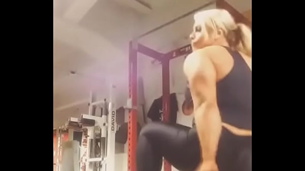 Muscle Girl got Moves