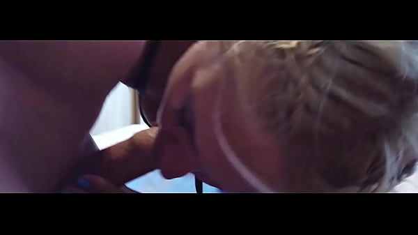 Vicky's creampie threesome