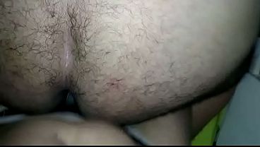 Socando forte no c&uacute; do marido