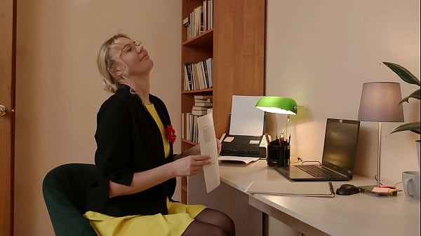 secret fantasy of the secretary becomes reality