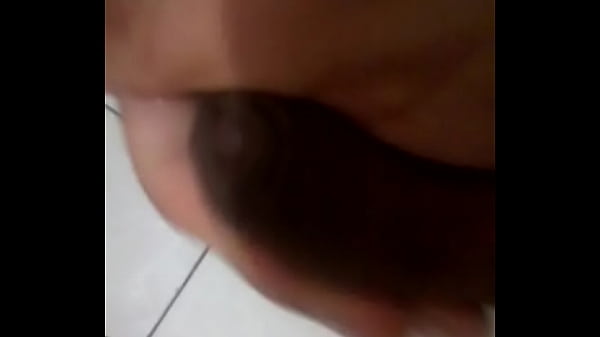 Download Video - Novinho Roludo do Zap Zap Gozando