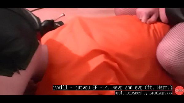 face sitting slave for smell of pussy music by ivvill