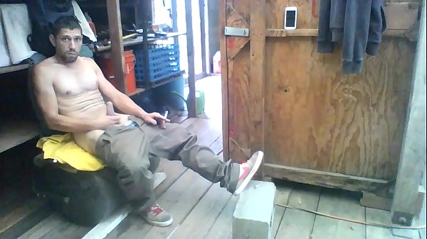 Download Video - Jerking off in Shed at work- www&period;unkut&period;media