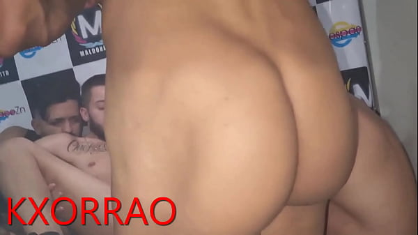 CERCANDO O TRANSBOY COM MACHOS CEDENTOS! Video ...
