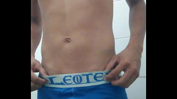 Download Video - Yendo a la ducha&period;