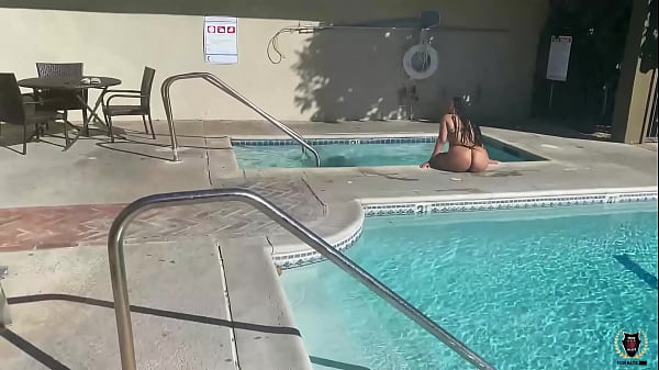 Rome Major Pounds KrackinAssKeys While Her Ass Bounces Wild