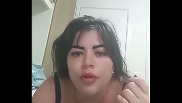 パメラ・パンテラが、おっぱい、お尻、おまんこ、そして小さな肛門を披露。