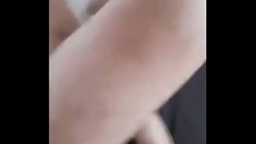 Novinha 28 anos gostosa casada hotwife liberal casada com corno amador cuckold caiu na net sentando no funcionario dele