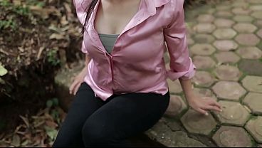 udah gak tahan pengen banget tapi lagi dihutan Bokep indo terbaru