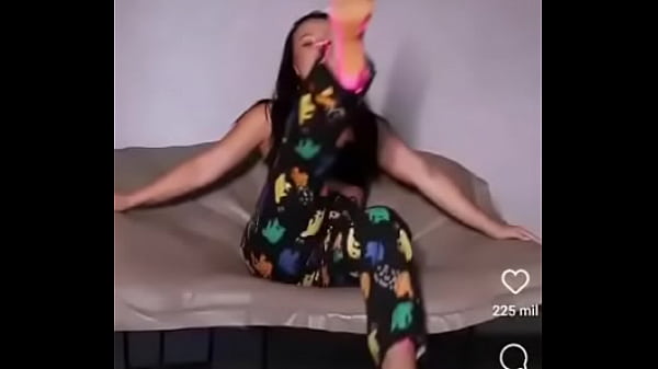 Download Video - Larissa Manoela&quest;&quest;