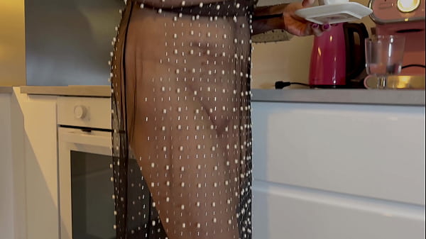 Mature Lady Puts Her XXL Toys Deep