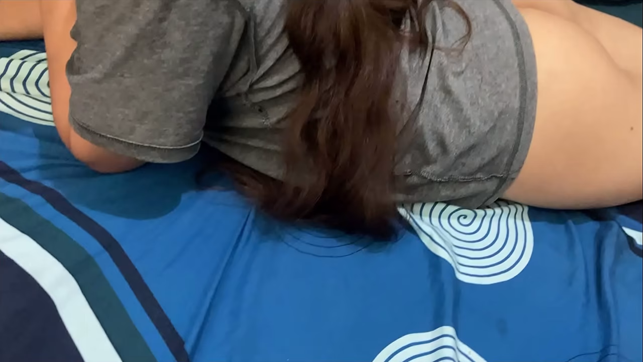 RAPIDIN entre hermanstros Ella hacia la tarea y terminan haciendo el amor en el cuarto Estudiante gime MUY RICO