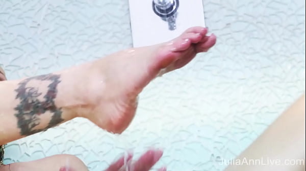 Download Video - All Wet N Wild&excl; Busty MILF Julia Ann Finger Fucks In Soaked Lingerie&excl;