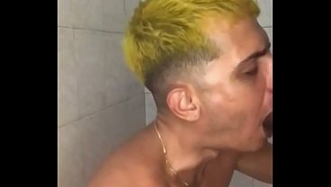 Meu vizinho novinho dotado botou a piroca pra f...