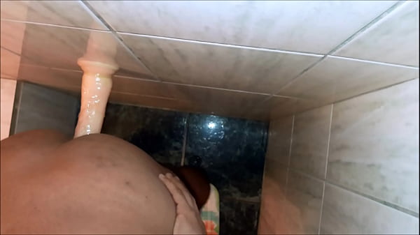 Download Video - En la ducha bien caliente con mi jugetito&period; Ojala fuese un amigo&period;&period;&period;