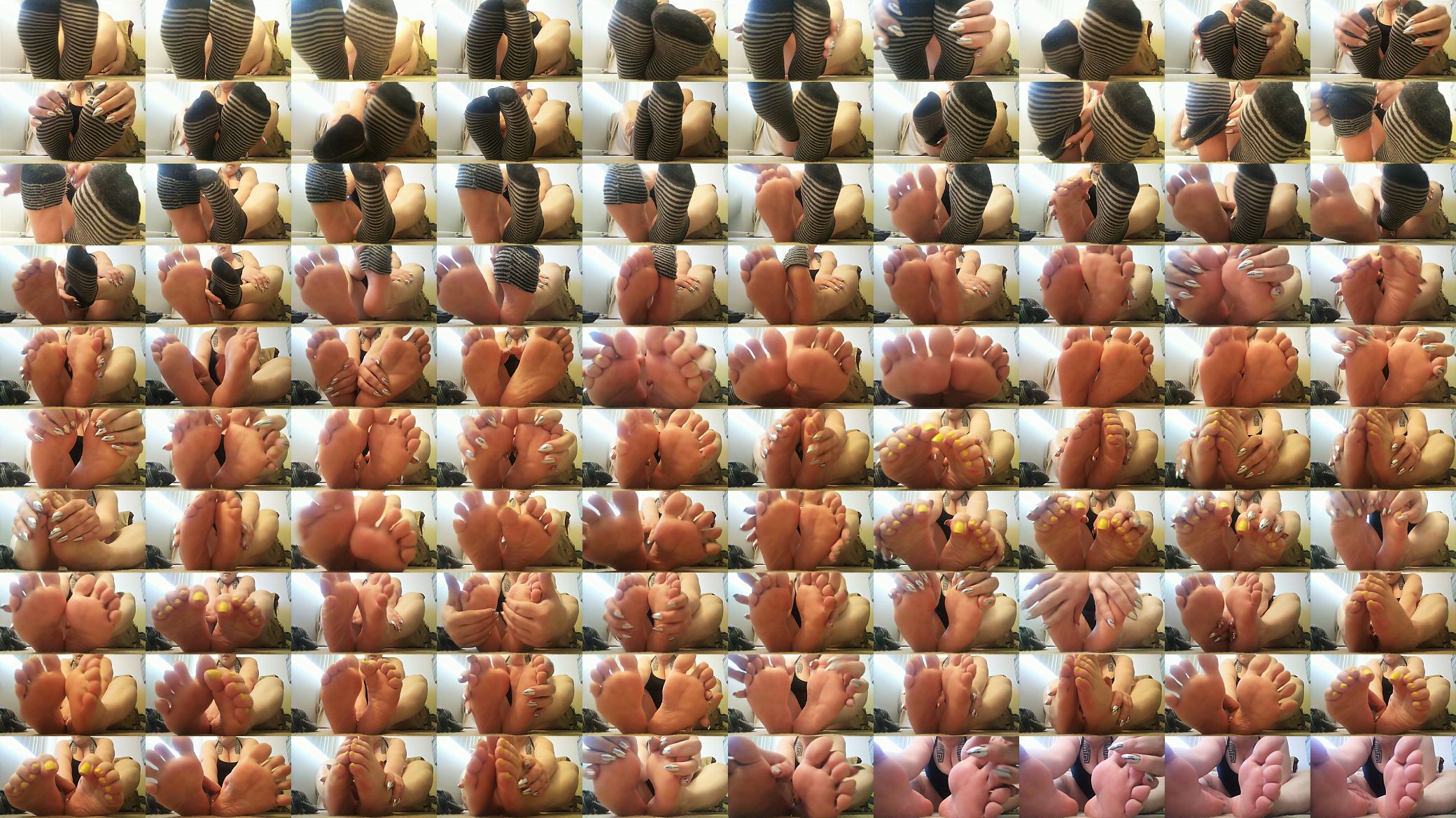 Taking off socks and playing with feet 预览图